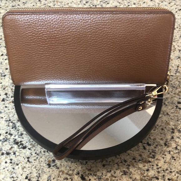 Michael Kors Jet Set Saffiano Leather Travel Continental Wristlet Wallet, NWOT - Picture 4 of 7